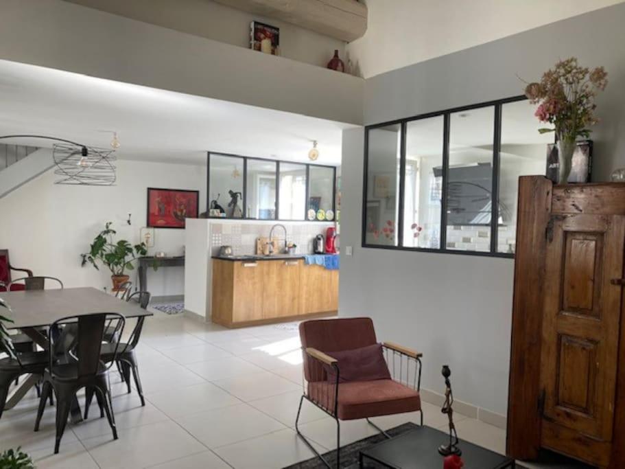 Apartament Loft Au Coeur De Nîmes Zewnętrze zdjęcie