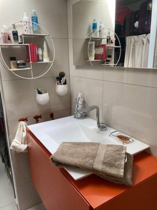 Apartament Loft Au Coeur De Nîmes Zewnętrze zdjęcie